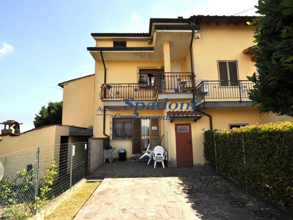 casa indipendente in vendita a Ponte Buggianese in zona Fattoria