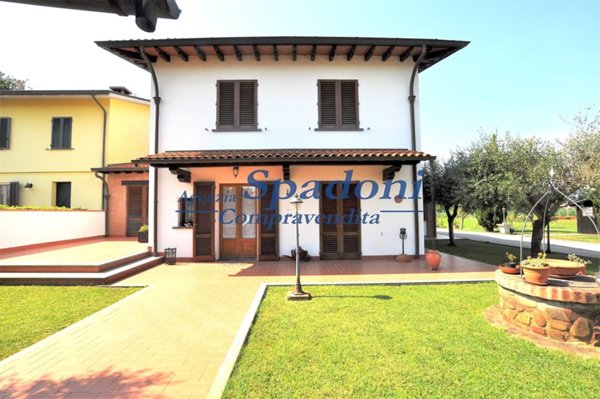 casa indipendente in vendita a Ponte Buggianese in zona Vione