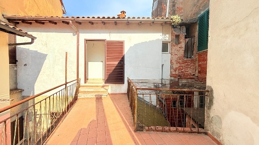 intera palazzina in vendita a Ponte Buggianese