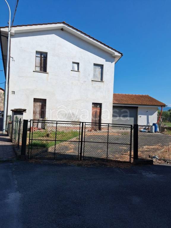 casa indipendente in vendita a Ponte Buggianese in zona Anchione