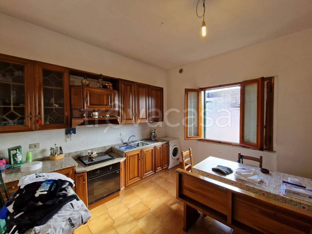 casa indipendente in vendita a Quarrata in zona Barba