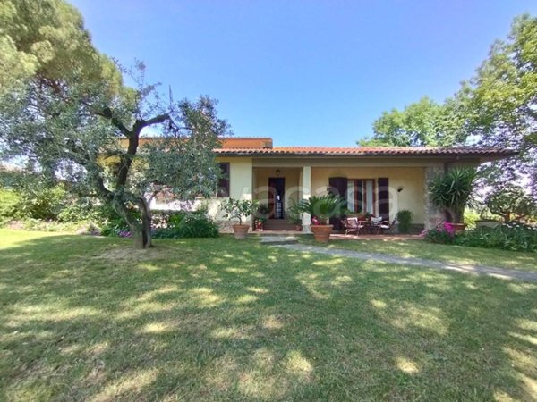 casa indipendente in vendita a Quarrata in zona Montemagno