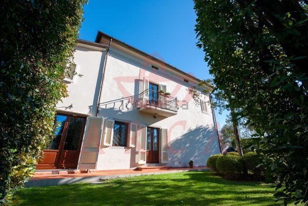 casa indipendente in vendita a Quarrata