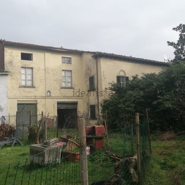 casa indipendente in vendita a Quarrata