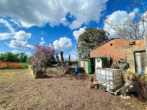 casa indipendente in vendita a Quarrata in zona Casini