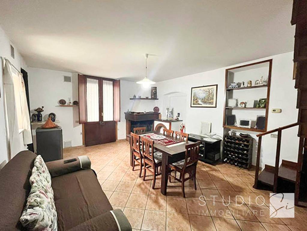 casa indipendente in vendita a Quarrata