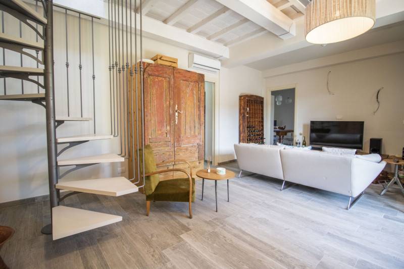 casa indipendente in vendita a Quarrata in zona Catena