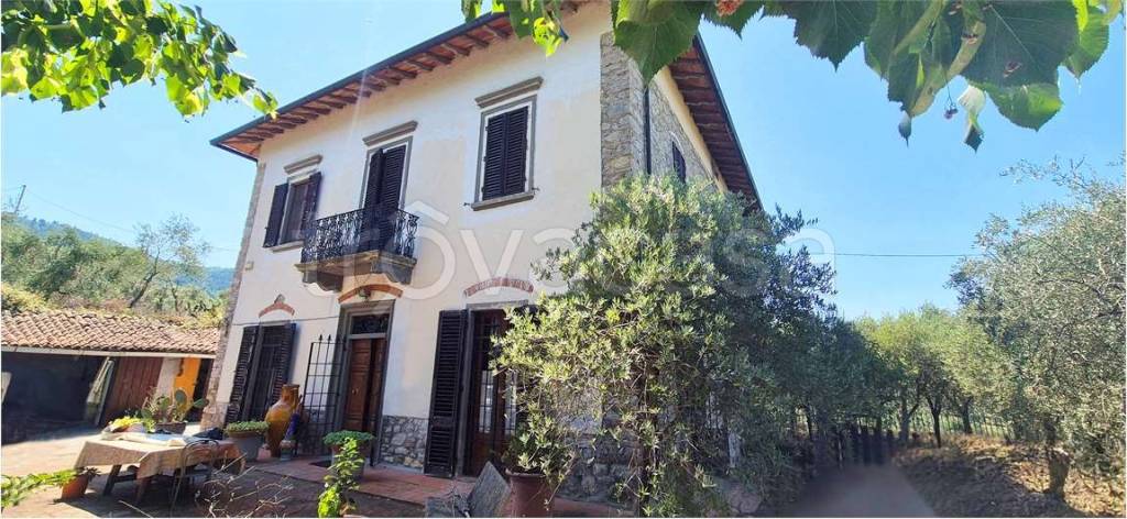 casa indipendente in vendita a Quarrata
