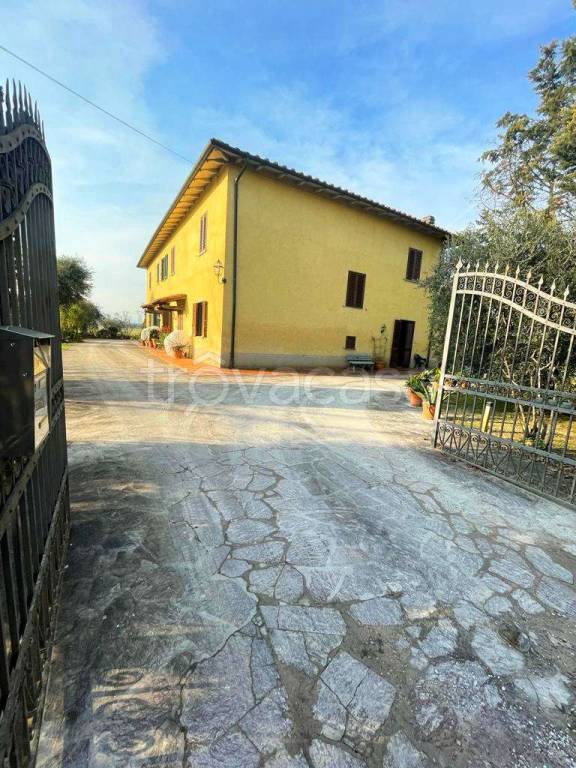 casa indipendente in vendita a Quarrata