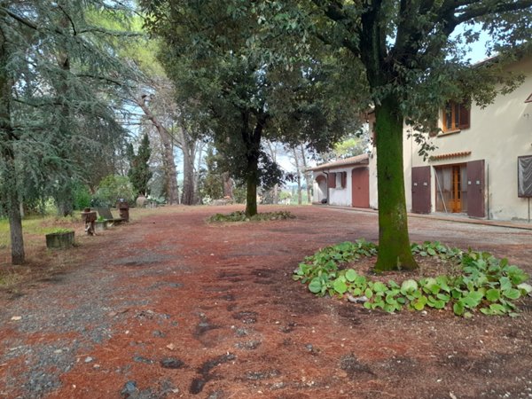 casa indipendente in vendita a Quarrata