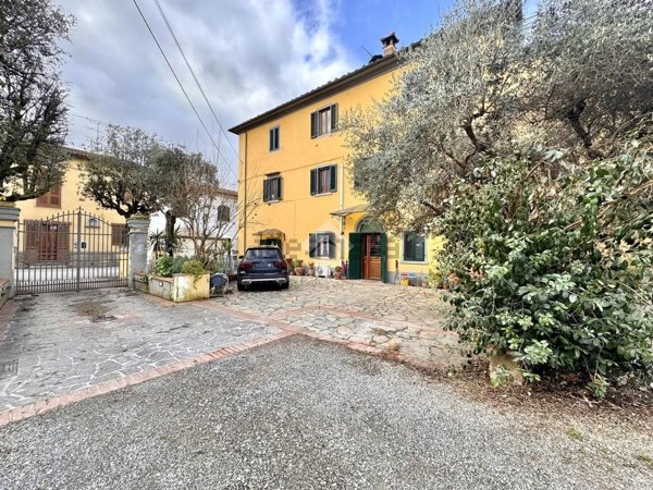 casa indipendente in vendita a Quarrata