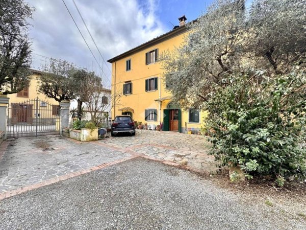 casa indipendente in vendita a Quarrata