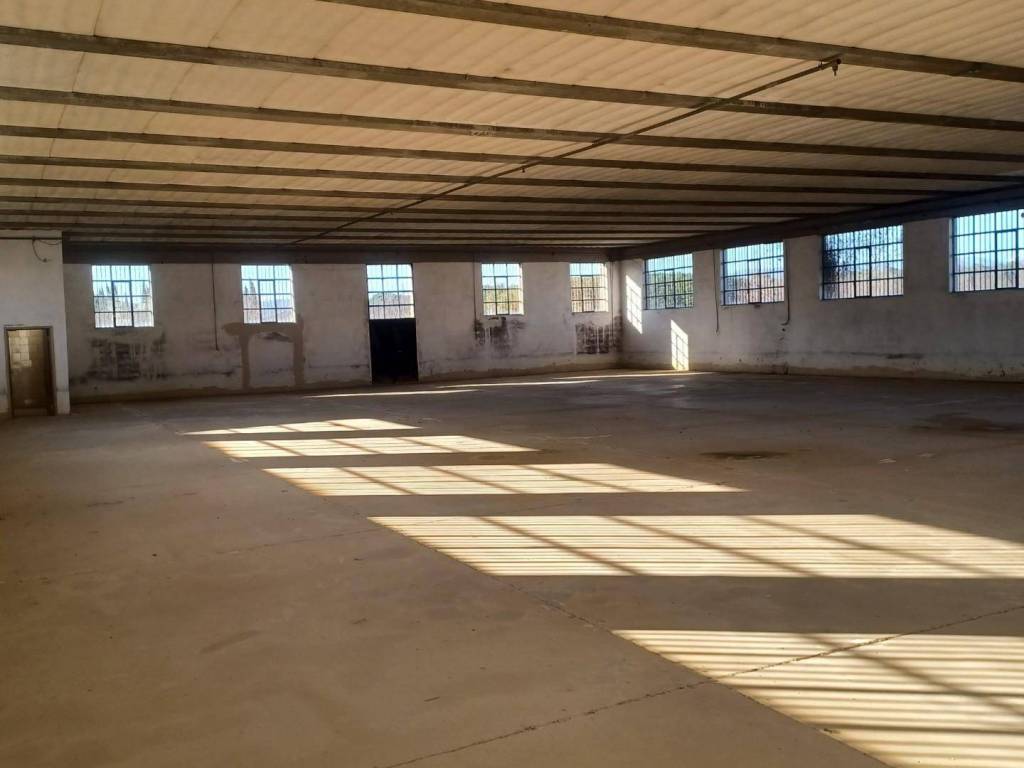 locale commerciale in vendita a Quarrata in zona Casini