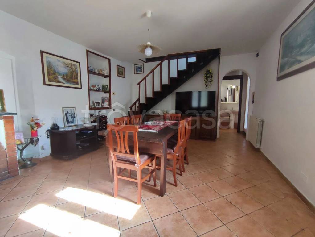 casa indipendente in vendita a Quarrata