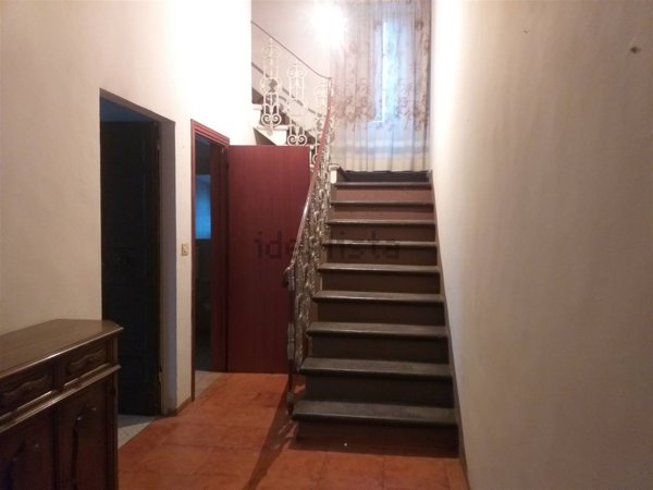 casa indipendente in vendita a Quarrata