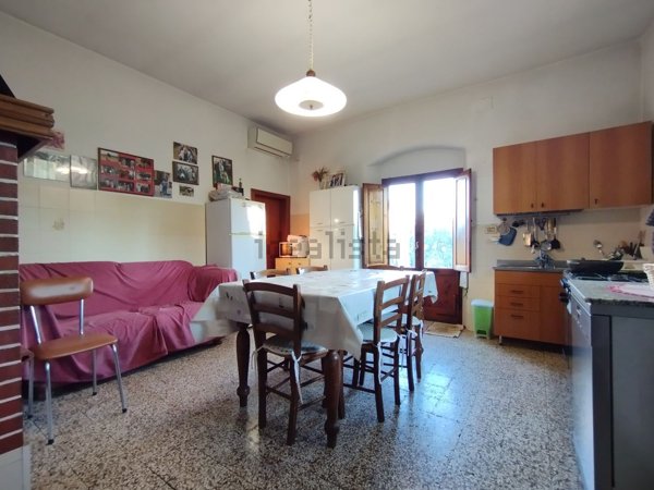 casa indipendente in vendita a Quarrata