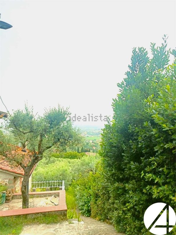 casa indipendente in vendita a Quarrata in zona Montemagno