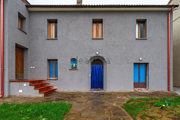 casa indipendente in vendita a Quarrata