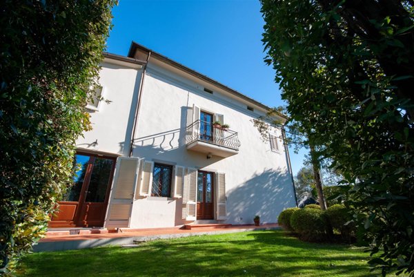 casa indipendente in vendita a Quarrata
