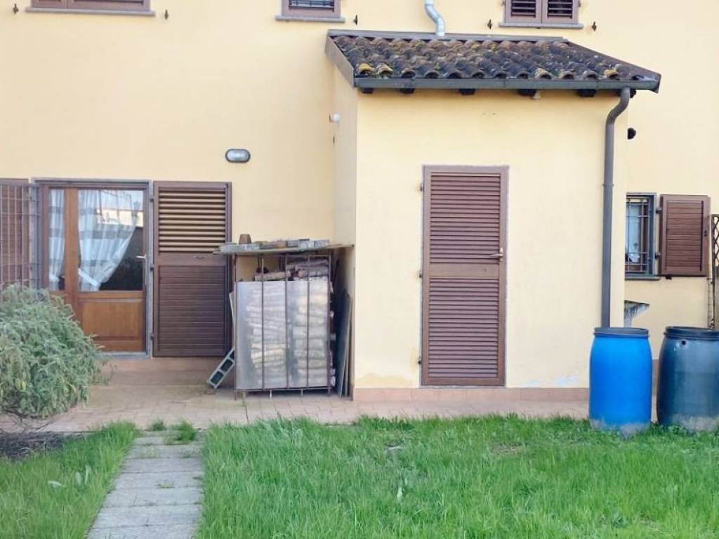 casa indipendente in vendita a Quarrata in zona Vignole