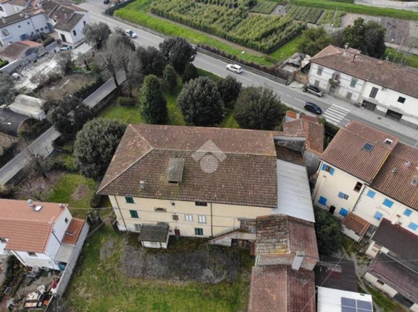 villa in vendita a Quarrata in zona Barba