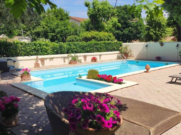 casa indipendente in vendita a Quarrata in zona Tizzana
