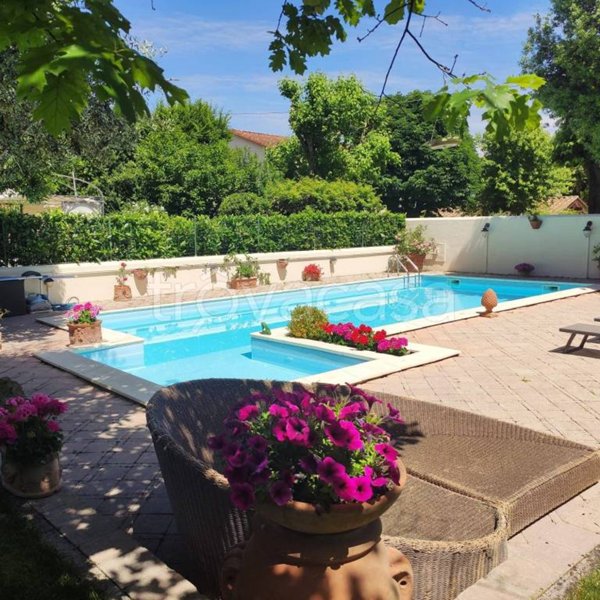 casa indipendente in vendita a Quarrata in zona Tizzana