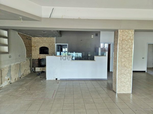 negozio in vendita a Quarrata in zona Olmi