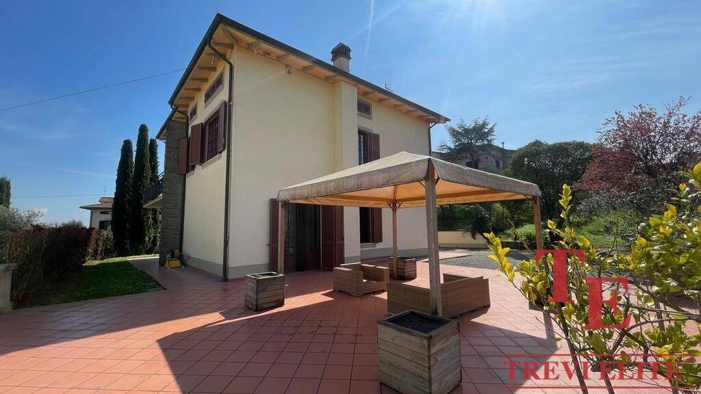 casa indipendente in vendita a Quarrata