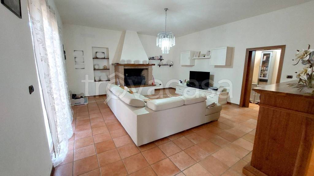 casa indipendente in vendita a Quarrata