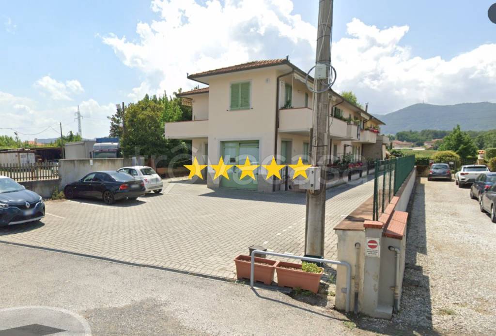 appartamento in vendita a Quarrata in zona Valenzatico