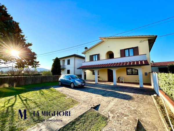 casa indipendente in vendita a Quarrata in zona Caserana