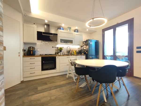 casa indipendente in vendita a Quarrata