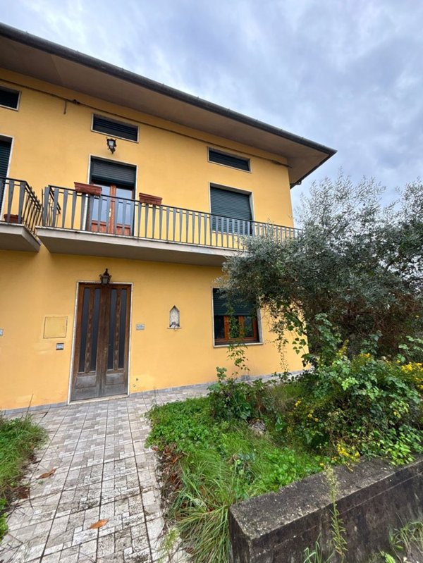 casa indipendente in vendita a Quarrata in zona Olmi