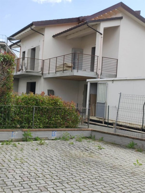 casa indipendente in vendita a Quarrata
