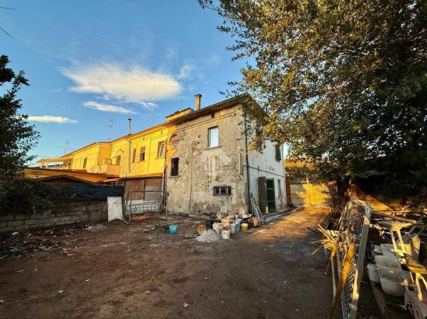 casa indipendente in vendita a Quarrata in zona Barba