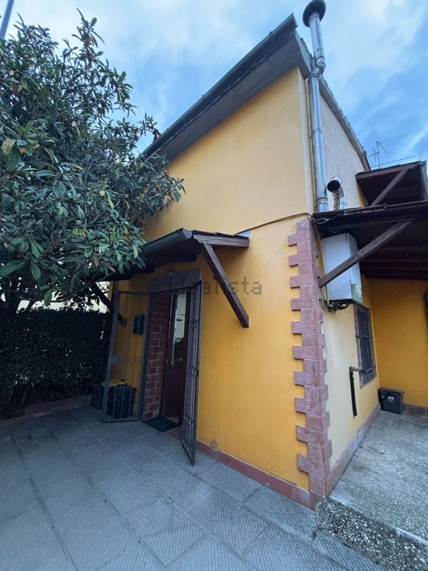 casa indipendente in vendita a Quarrata