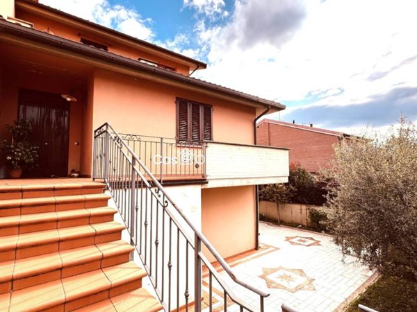 casa indipendente in vendita a Quarrata