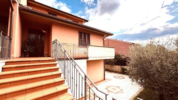 casa indipendente in vendita a Quarrata