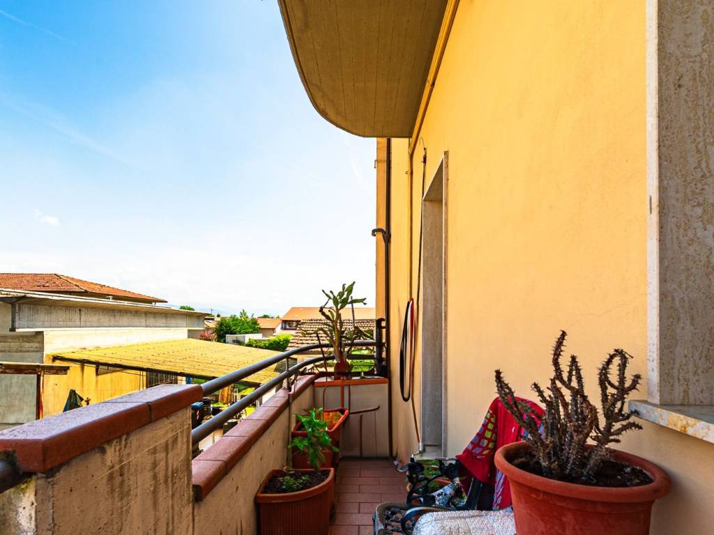 appartamento in vendita a Quarrata in zona Olmi