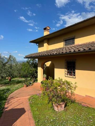 casa indipendente in vendita a Quarrata