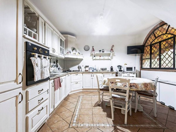 casa indipendente in vendita a Quarrata