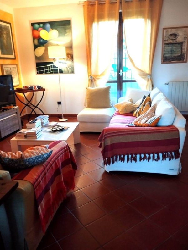 casa indipendente in vendita a Quarrata in zona Colle