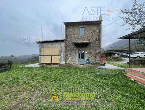 casa indipendente in vendita a Quarrata in zona Montemagno