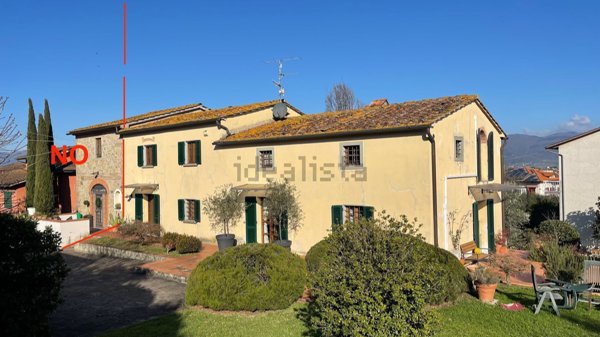 casa indipendente in vendita a Quarrata in zona Valenzatico
