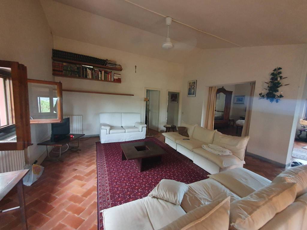 casa indipendente in vendita a Quarrata