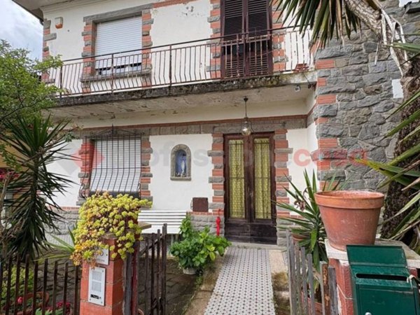 casa indipendente in vendita a Quarrata in zona Forrottoli