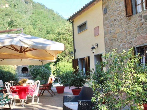 casa indipendente in vendita a Quarrata in zona Montorio