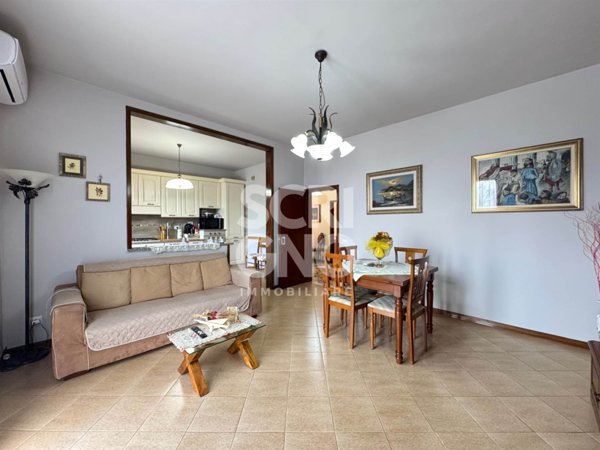 appartamento in vendita a Quarrata in zona Ferruccia