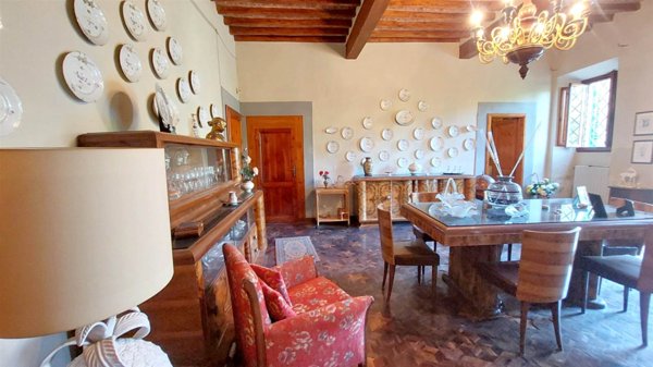 casa indipendente in vendita a Quarrata in zona Tizzana